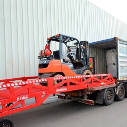 Rampe mobile sous commande